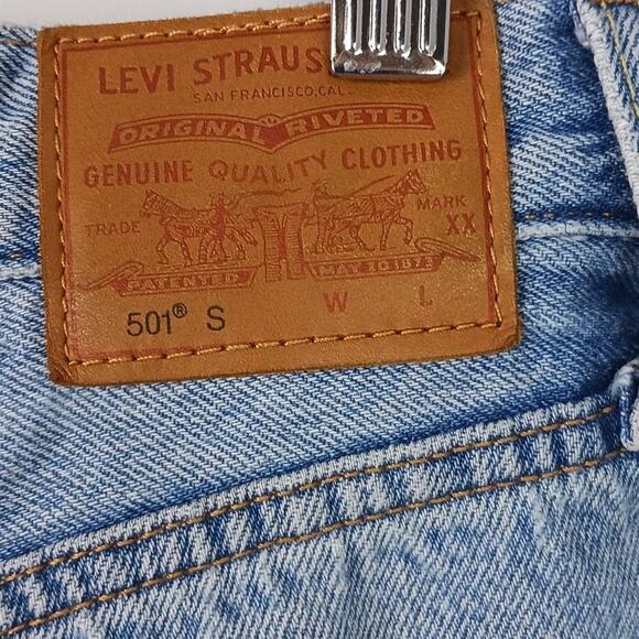 Levi's SZ 26/28 Premium Denim 501S Button Fly Light Wash Distressed Jeans - Picture 6 of 9